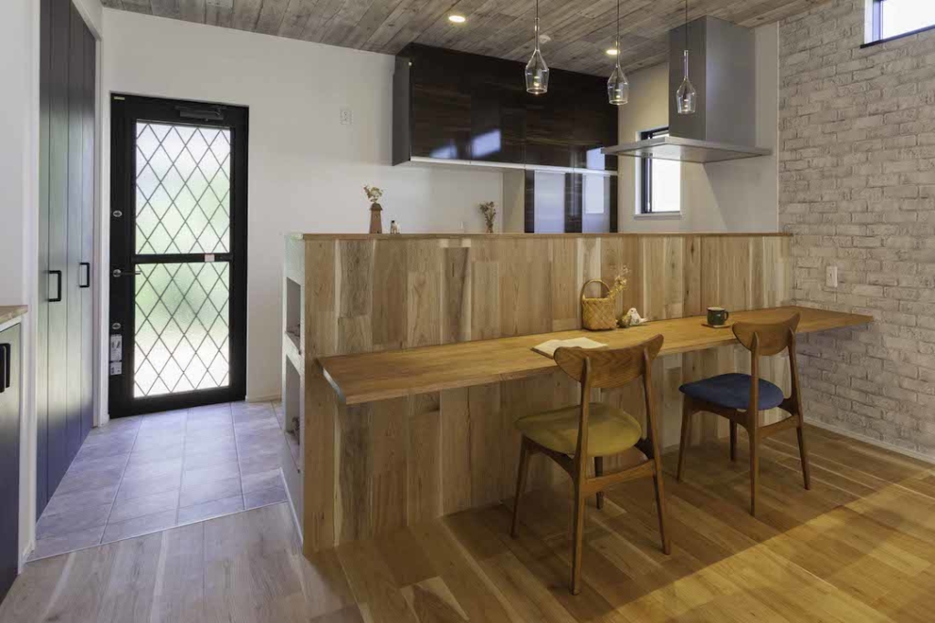 レッドシダーキッチン