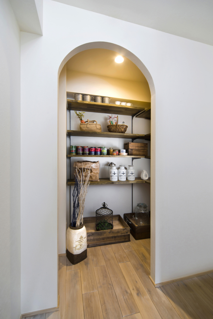 プロヴァンス風パントリー
