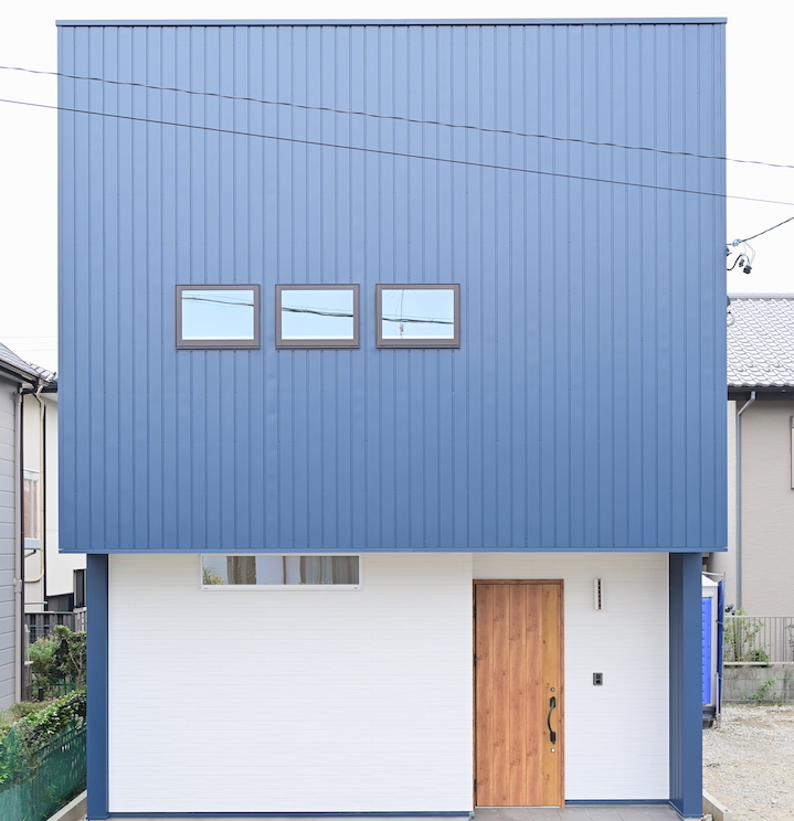 スクエア型のガルバリウムの外観