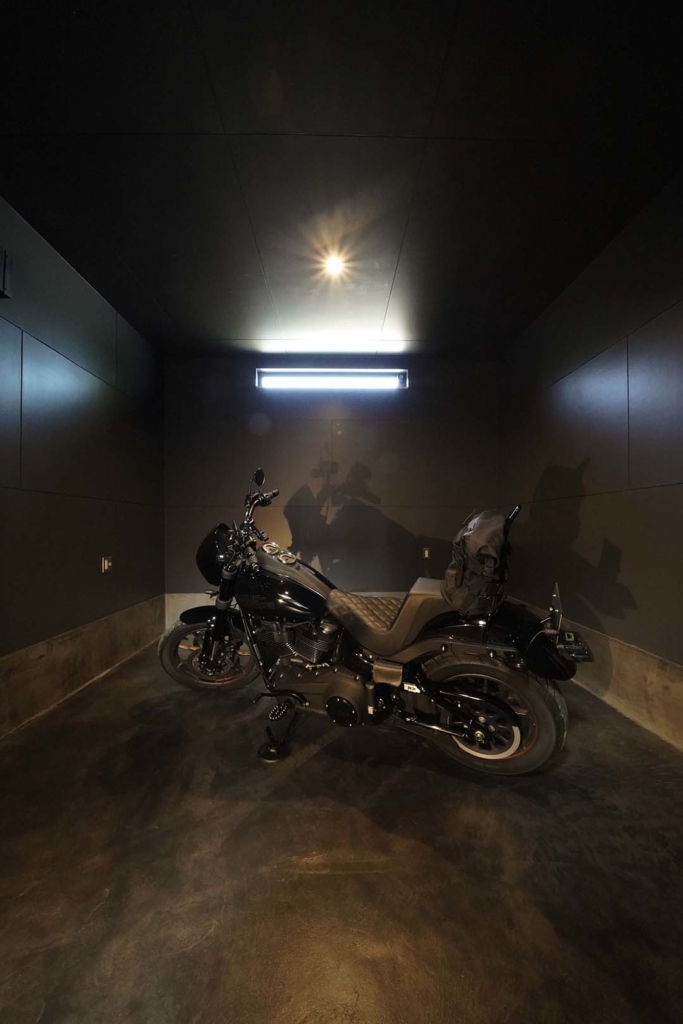 バイクガレージ