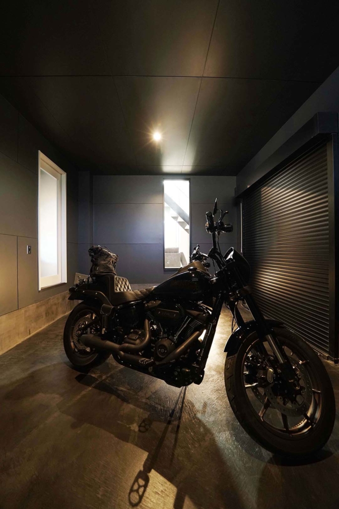 バイクガレージ