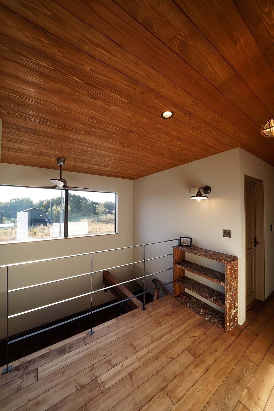 FIX窓 家具 吹き抜け　フリースペース　セカンドリビング