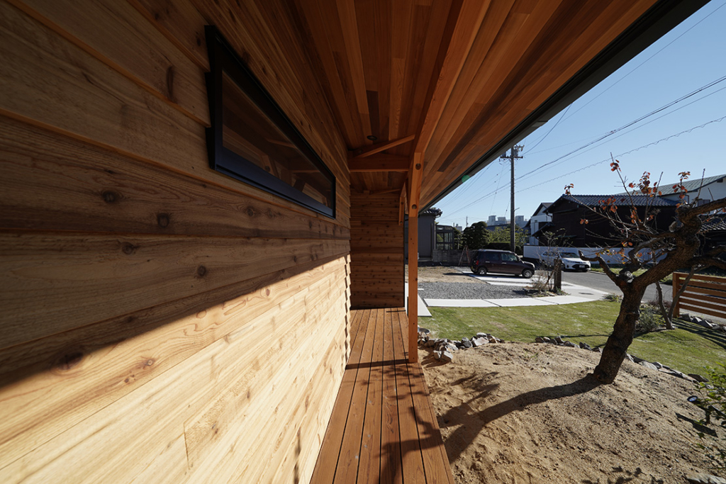 レッドシダー鎧張り