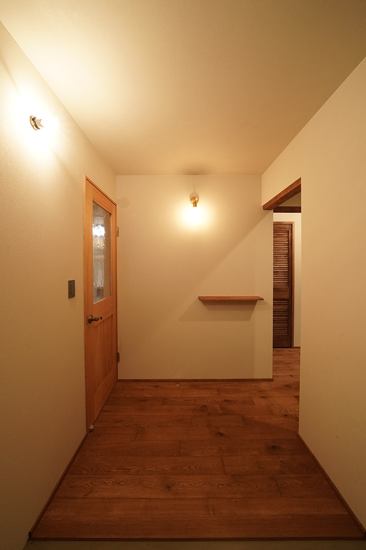 真鍮ブラケットライト玄関ホール