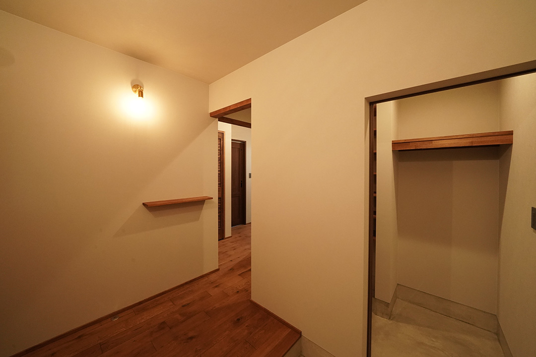 真鍮ブラケットライト家族用玄関