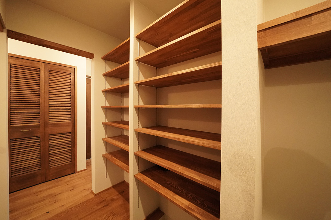 真鍮ブラケットライトシューズクローク