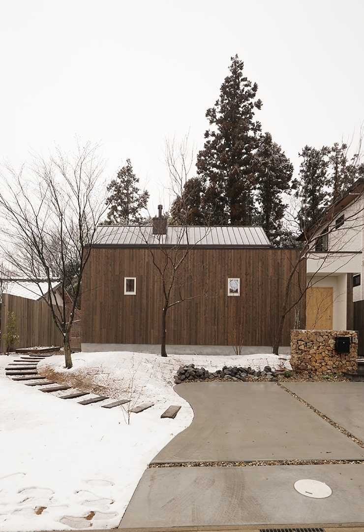 煙突のある屋根